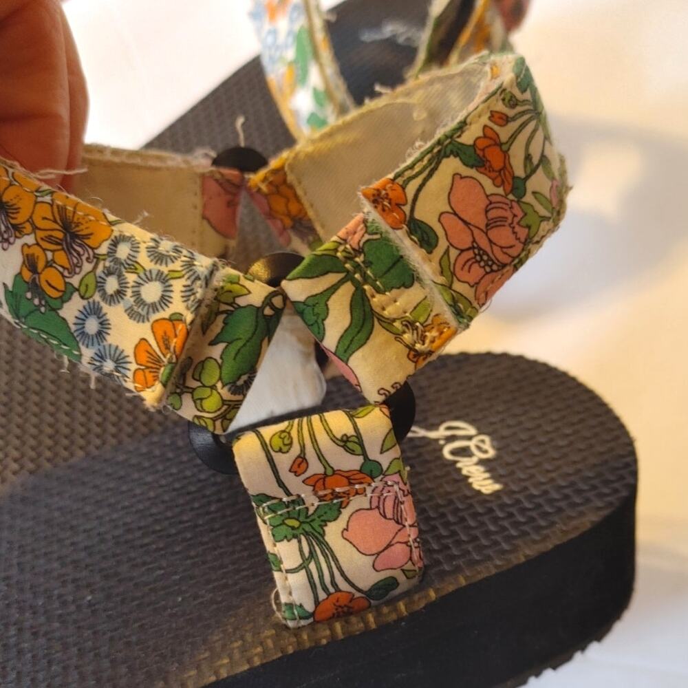 J. Crew Sandals Sporty Strap Velcro Sz 8.5 Floral - Picture 3 of 5